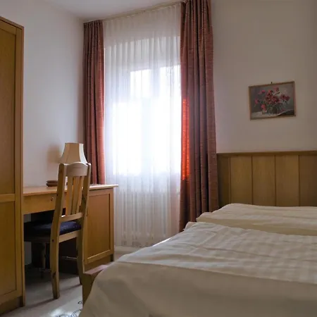 Haus Barnabas Im Engel, Engel Pensión 3*