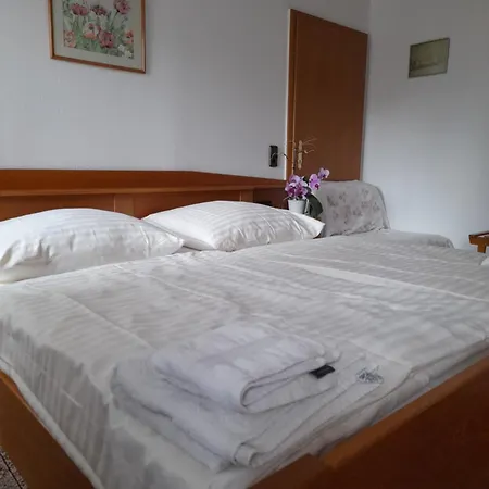 Haus Barnabas Im Engel, Engel Utzenfeld