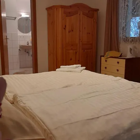 Haus Barnabas Im Engel, Engel Pensión 3*